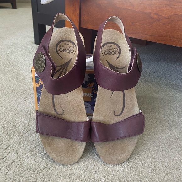 Abeo Una Purple Wedge Comfort Sandals 8 EUC - Picture 2 of 16